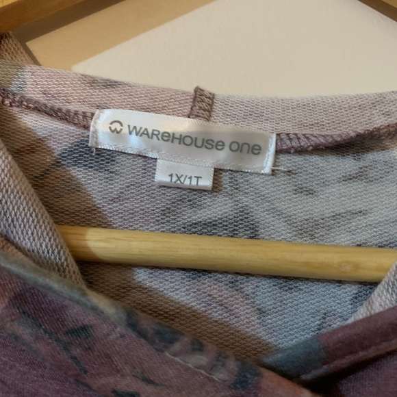 New Sweatshirt - Picture 3 of 4